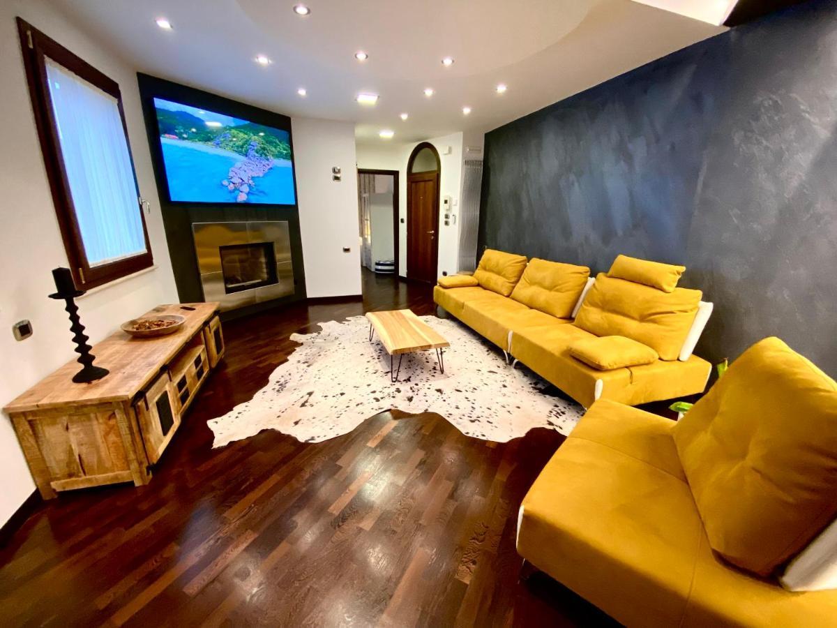 Wood Luxury House Leilighet Pescara Eksteriør bilde