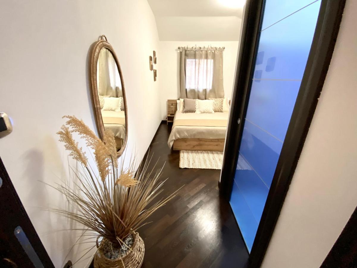 Wood Luxury House Leilighet Pescara Eksteriør bilde
