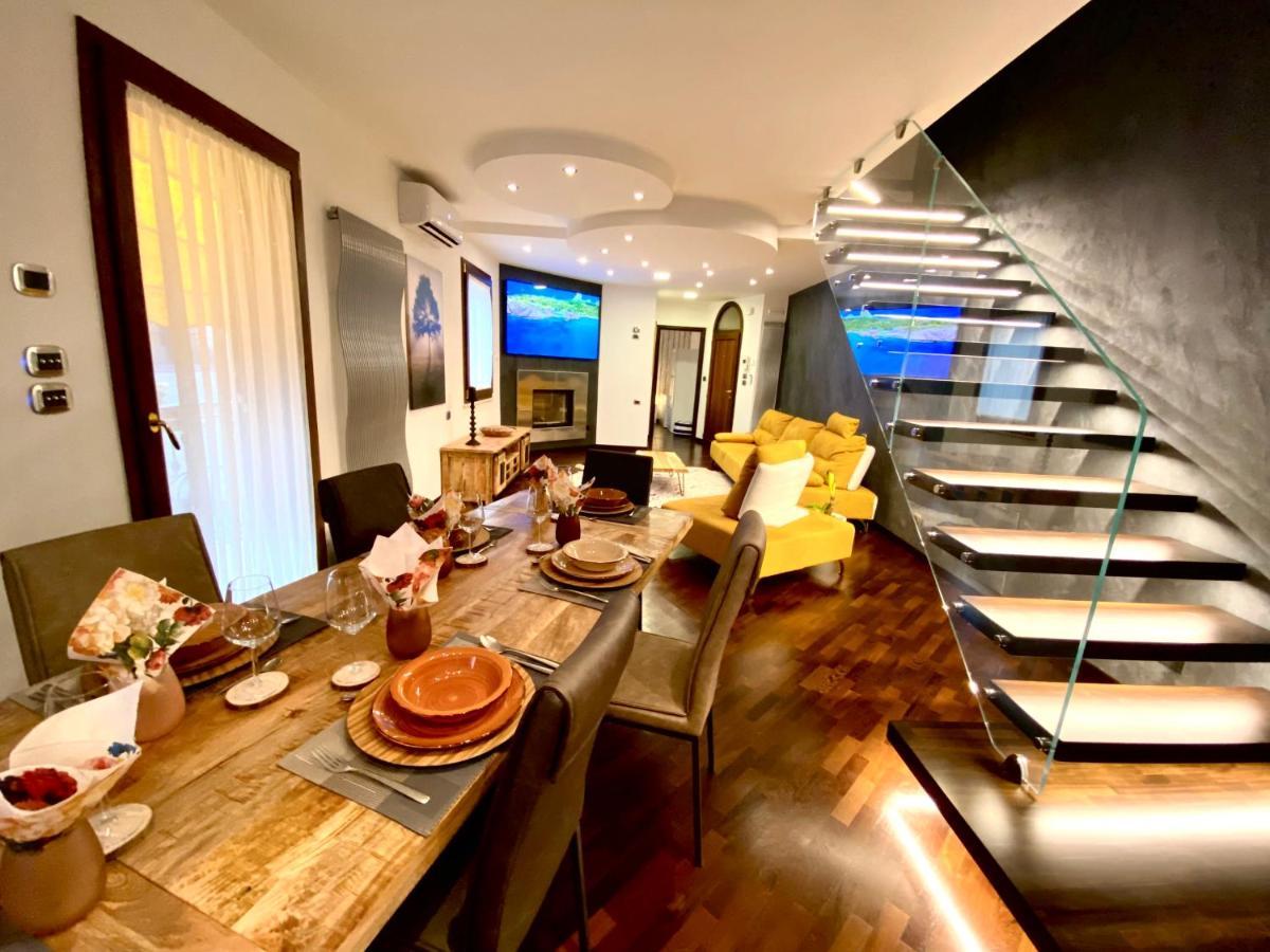 Wood Luxury House Leilighet Pescara Eksteriør bilde