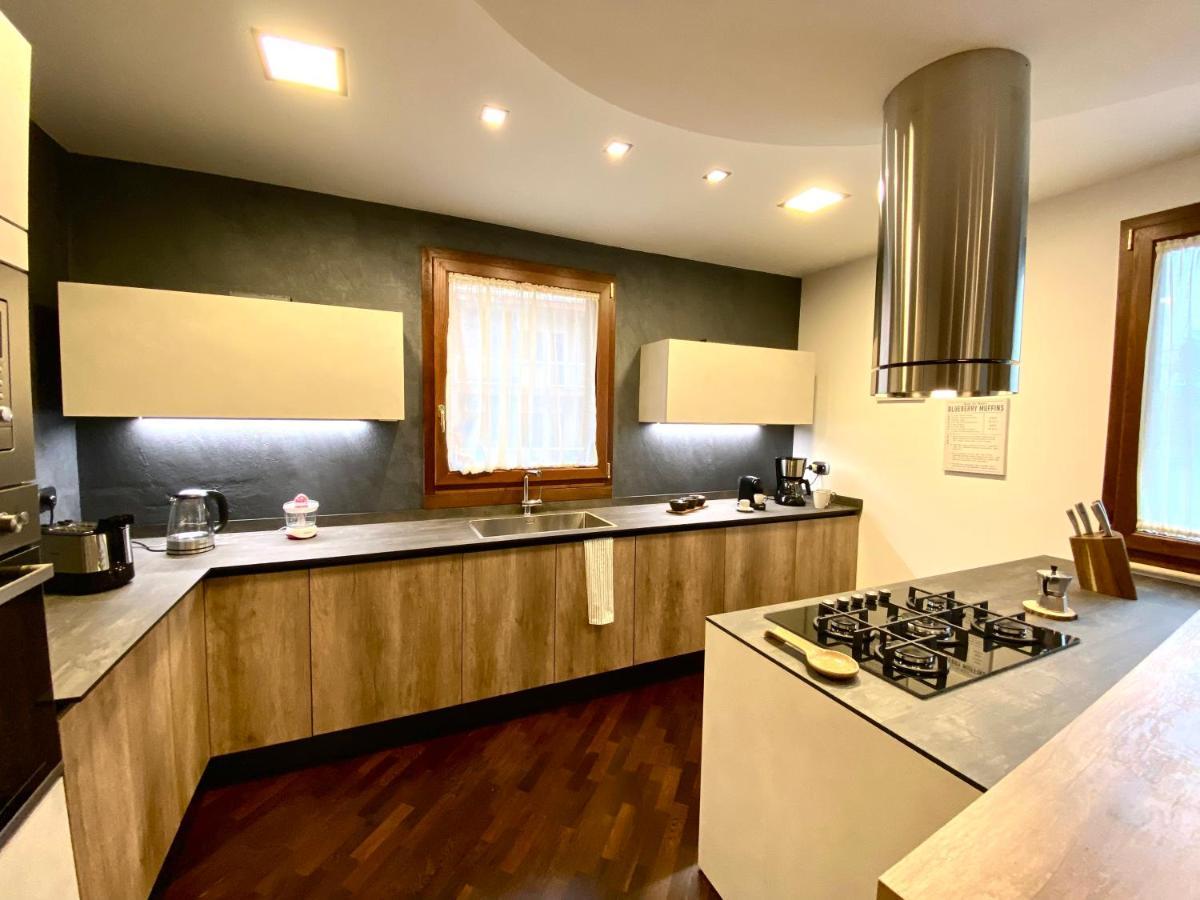 Wood Luxury House Leilighet Pescara Eksteriør bilde